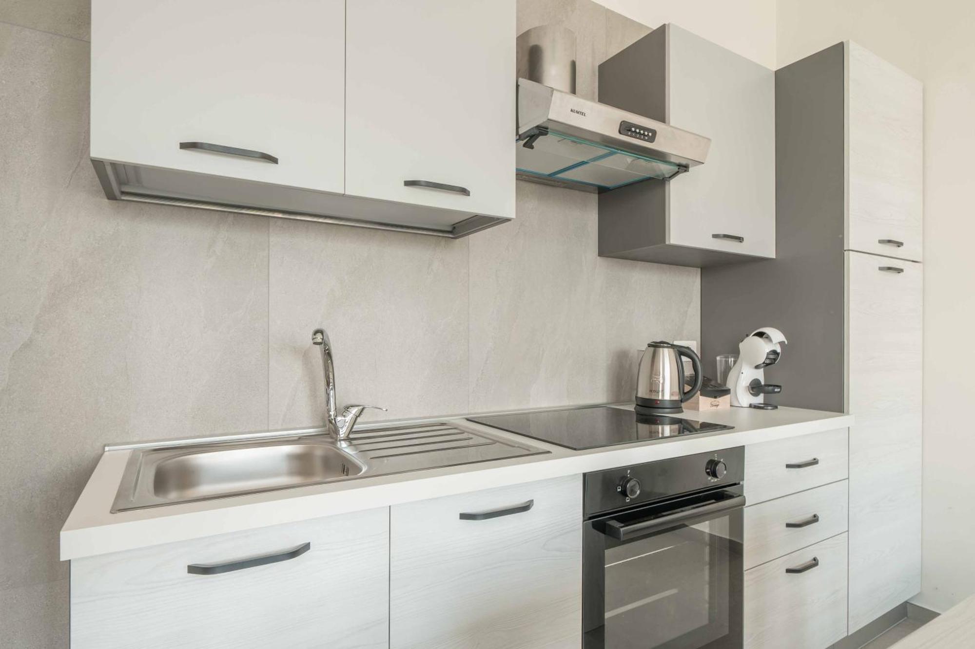 Einstein - Modern Apartment With Balcony ซอมมา ลอมบาร์โด ภายนอก รูปภาพ